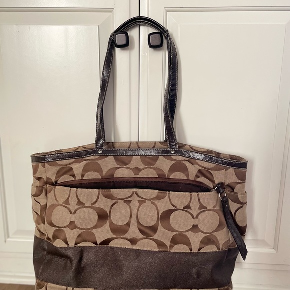 Coach diaper bag! Large tote with several compartments! - Picture 1 of 3